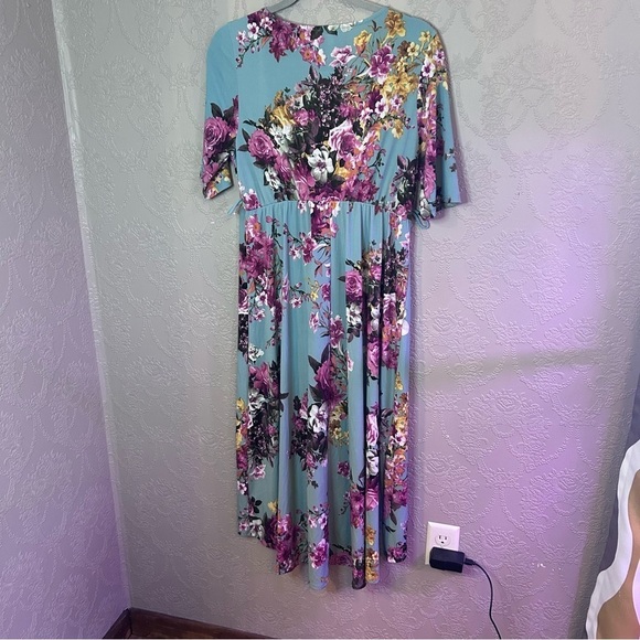 Floral V-Neck Dress in Blue and Purple Hello Miz Xl NWT - Picture 5 of 5